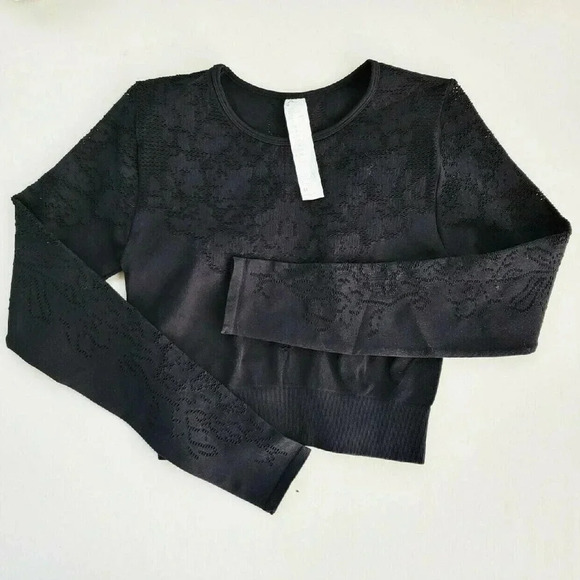 NEW Fabletics Flora Top - Picture 2 of 8